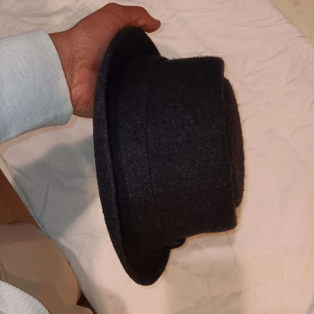 Hat - Picture 3 of 7